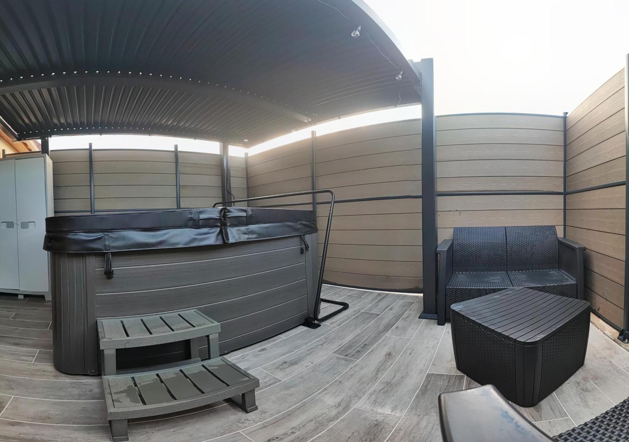 La Kaz Rhumantique Sauna And Spa Privatif La Rivière-Saint-Sauveur Exteriér fotografie